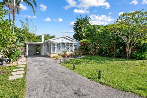 House in Hollywood, Florida 2 bedrooms, 85.75 sq.m. № 2013493 - photo 2