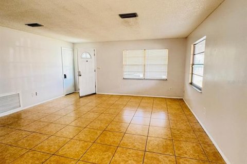 Villa ou maison à vendre à Citrus Springs, Floride: 3 chambres, 110 m2 № 1620846 - photo 4