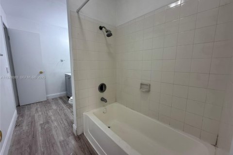 Снять в аренду кондоминиум в Санрайз, Флорида 2 спальни, 67.91м2, № 1988268 - фото 6