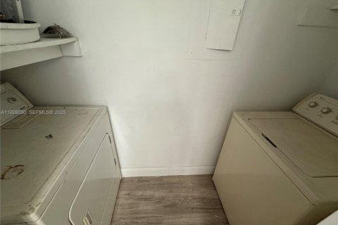 Снять в аренду кондоминиум в Санрайз, Флорида 2 спальни, 67.91м2, № 1988268 - фото 10