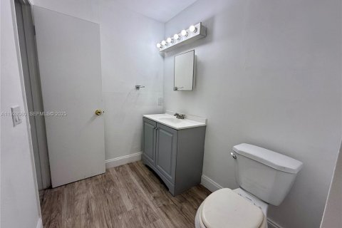 Снять в аренду кондоминиум в Санрайз, Флорида 2 спальни, 67.91м2, № 1988268 - фото 7