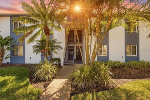 Condo à Oldsmar, Floride, 2 chambres  № 2103768