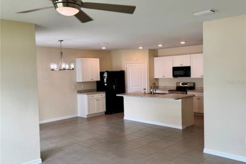 House in Ocala, Florida 4 bedrooms, 169.83 sq.m. № 1900412 - photo 18