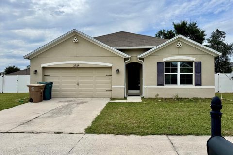 House in Ocala, Florida 4 bedrooms, 169.83 sq.m. № 1900412 - photo 1