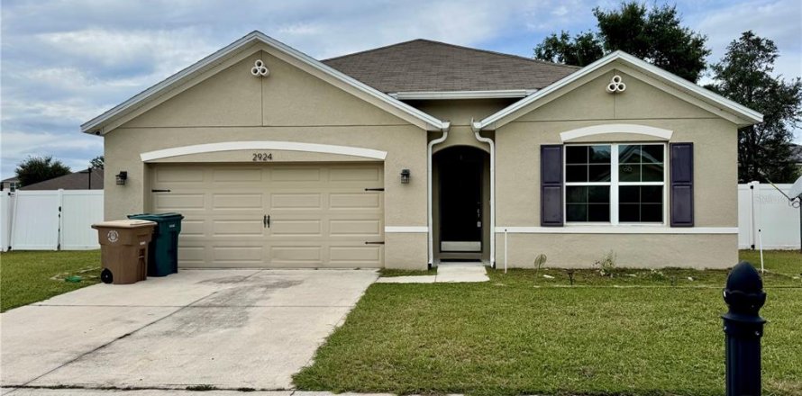 House in Ocala, Florida 4 bedrooms, 169.83 sq.m. № 1900412