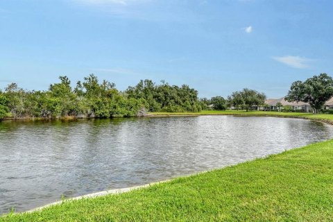 House in Lakewood Ranch, Florida 3 bedrooms, 157.93 sq.m. № 2428859 - photo 5