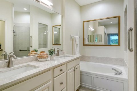 House in Lakewood Ranch, Florida 3 bedrooms, 157.93 sq.m. № 2428859 - photo 26