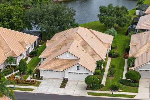 House in Lakewood Ranch, Florida 3 bedrooms, 157.93 sq.m. № 2428859