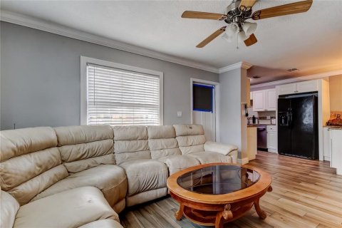 Villa ou maison à vendre à Tampa, Floride: 5 chambres, 218.41 m2 № 2195273 - photo 6