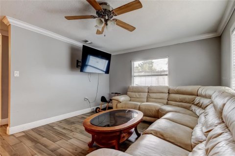 Villa ou maison à vendre à Tampa, Floride: 5 chambres, 218.41 m2 № 2195273 - photo 4