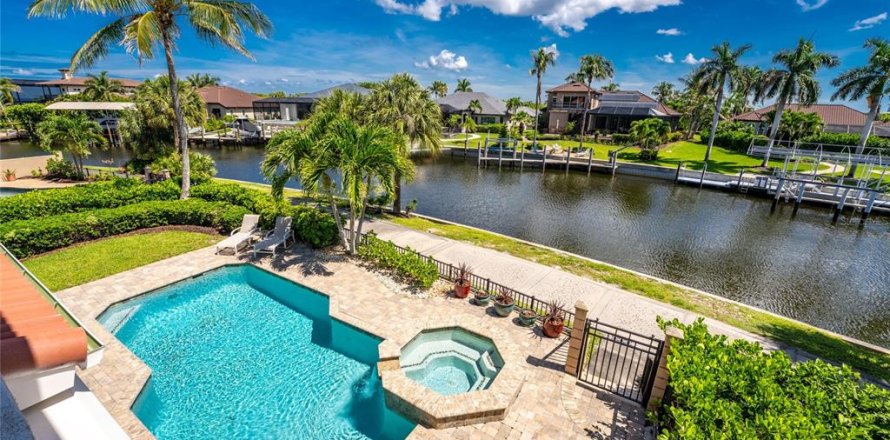 Casa en Punta Gorda, Florida 4 dormitorios, 262.26 m2 № 2106798