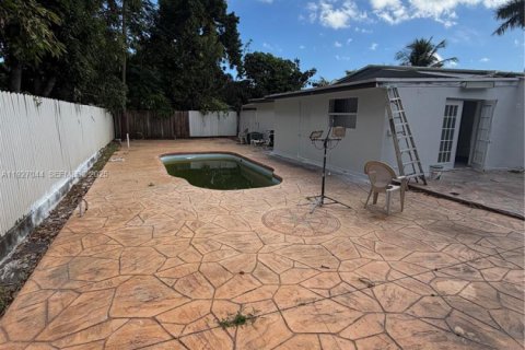 Villa ou maison à vendre à Miami, Floride: 4 chambres, 160.91 m2 № 1987359 - photo 15