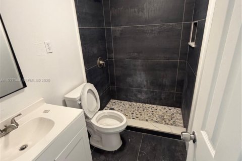 Villa ou maison à vendre à Miami, Floride: 4 chambres, 160.91 m2 № 1987359 - photo 13