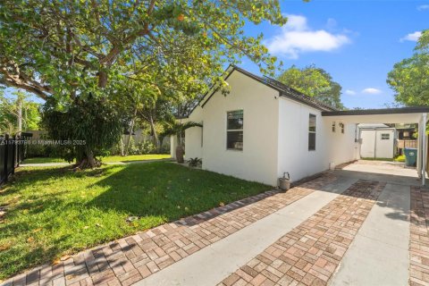 Immobilier commercial à vendre à Miami, Floride: 143.81 m2 № 1700697 - photo 4