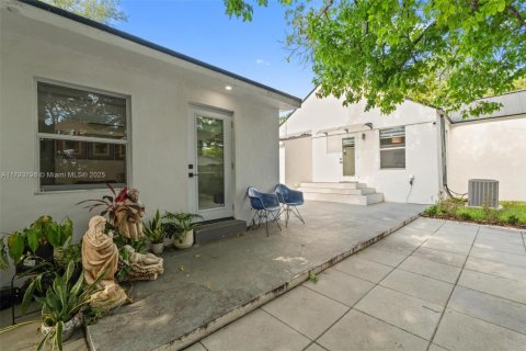 Immobilier commercial à vendre à Miami, Floride: 143.81 m2 № 1700697 - photo 24