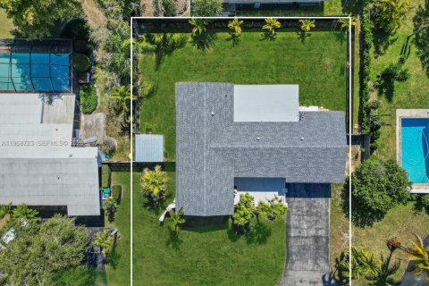 Снять в аренду виллу или дом в Майами, Флорида 3 спальни, 144м2, № 2029815 - фото 3