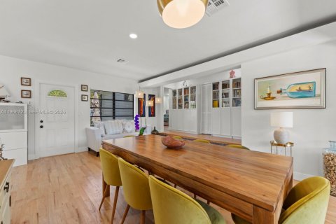 Снять в аренду виллу или дом в Майами, Флорида 3 спальни, 144м2, № 2029815 - фото 11