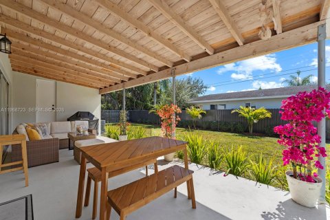 Снять в аренду виллу или дом в Майами, Флорида 3 спальни, 144м2, № 2029815 - фото 30