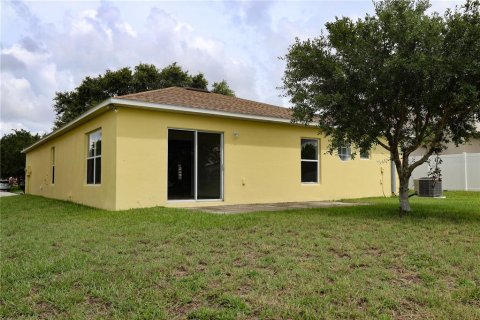 House in Haines City, Florida 4 bedrooms, 174.1 sq.m. № 1815697 - photo 3
