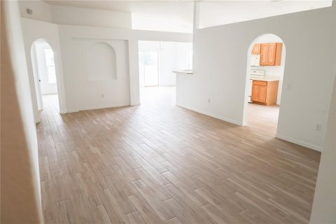House in Haines City, Florida 4 bedrooms, 174.1 sq.m. № 1815697 - photo 7