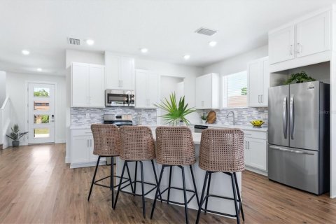 Villa ou maison à vendre à Port Charlotte, Floride: 4 chambres, 240.34 m2 № 2131437 - photo 6