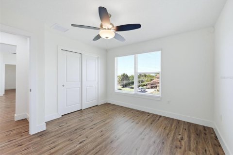 Villa ou maison à vendre à Port Charlotte, Floride: 4 chambres, 240.34 m2 № 2131437 - photo 25