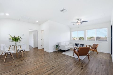 Villa ou maison à vendre à Port Charlotte, Floride: 4 chambres, 240.34 m2 № 2131437 - photo 22