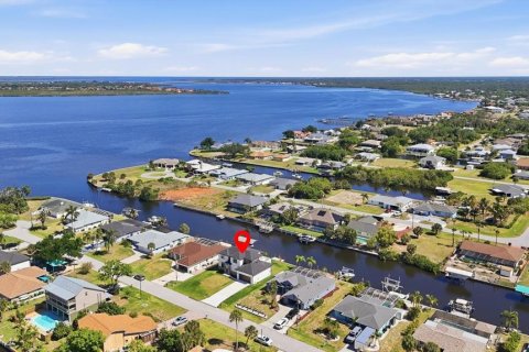 Villa ou maison à vendre à Port Charlotte, Floride: 4 chambres, 240.34 m2 № 2131437 - photo 30