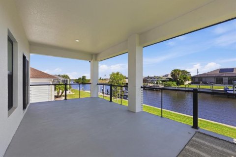Villa ou maison à vendre à Port Charlotte, Floride: 4 chambres, 240.34 m2 № 2131437 - photo 13