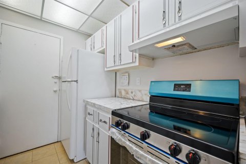 Condo in Fort Lauderdale, Florida, 2 bedrooms № 2263827 - photo 7