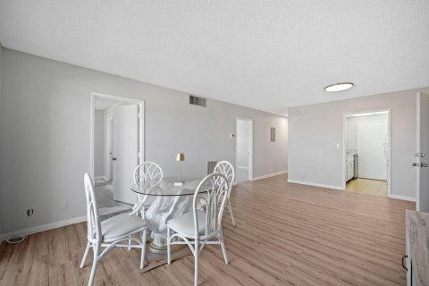 Condo in Fort Lauderdale, Florida, 2 bedrooms № 2263827 - photo 5