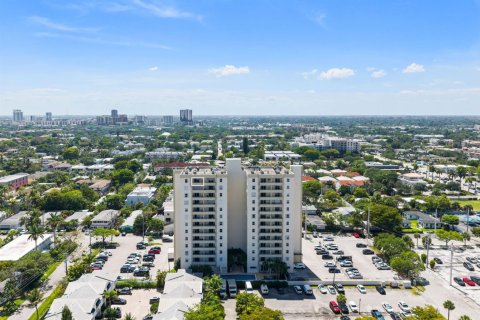 Condo in Fort Lauderdale, Florida, 2 bedrooms № 2263827 - photo 27