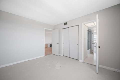 Condo in Fort Lauderdale, Florida, 2 bedrooms № 2263827 - photo 11