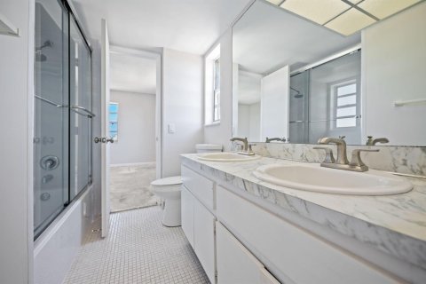 Condo in Fort Lauderdale, Florida, 2 bedrooms № 2263827 - photo 13