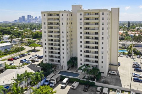 Condo in Fort Lauderdale, Florida, 2 bedrooms № 2263827 - photo 26