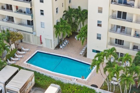Condo in Fort Lauderdale, Florida, 2 bedrooms № 2263827 - photo 25