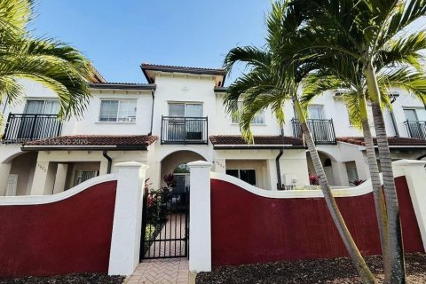 Adosado en venta en Lauderdale Lakes, Florida, 2 dormitorios, 113.99 m2 № 2044774 - foto 2