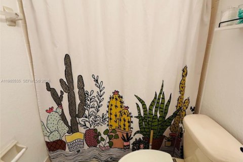 Adosado en venta en Lauderdale Lakes, Florida, 2 dormitorios, 113.99 m2 № 2044774 - foto 18