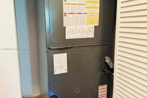 Adosado en venta en Lauderdale Lakes, Florida, 2 dormitorios, 113.99 m2 № 2044774 - foto 26