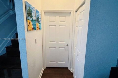 Adosado en venta en Lauderdale Lakes, Florida, 2 dormitorios, 113.99 m2 № 2044774 - foto 10