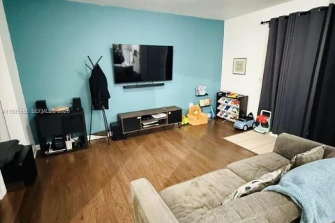 Adosado en venta en Lauderdale Lakes, Florida, 2 dormitorios, 113.99 m2 № 2044774 - foto 5