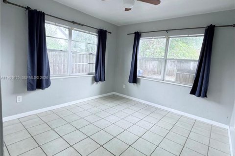 House in Fort Lauderdale, Florida 2 bedrooms, 146.88 sq.m. № 2043149 - photo 10