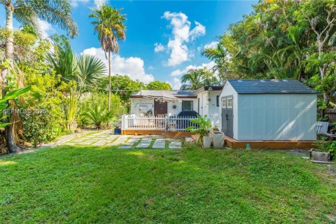 House in Hollywood, Florida 3 bedrooms, 116.69 sq.m. № 2030989 - photo 23