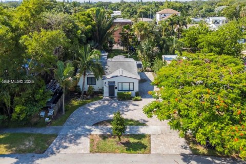 House in Hollywood, Florida 3 bedrooms, 116.69 sq.m. № 2030989 - photo 28