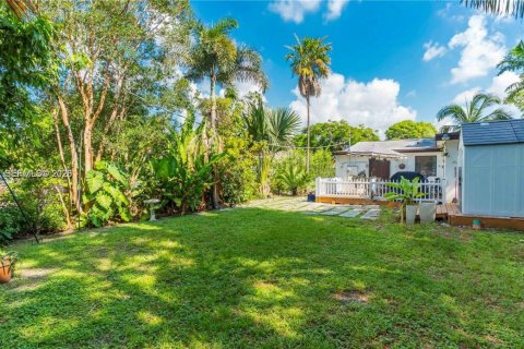 House in Hollywood, Florida 3 bedrooms, 116.69 sq.m. № 2030989 - photo 25