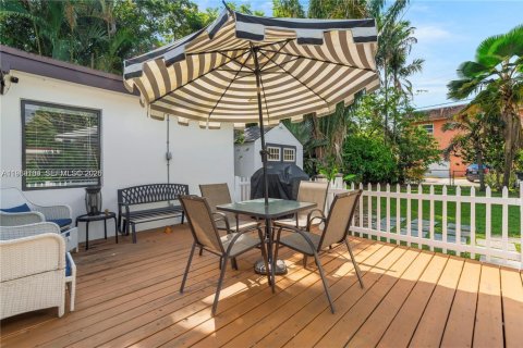 House in Hollywood, Florida 3 bedrooms, 116.69 sq.m. № 2030989 - photo 19