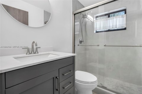 House in Hollywood, Florida 3 bedrooms, 116.69 sq.m. № 2030989 - photo 13