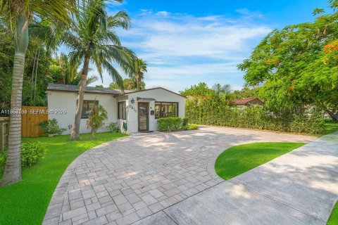 House in Hollywood, Florida 3 bedrooms, 116.69 sq.m. № 2030989