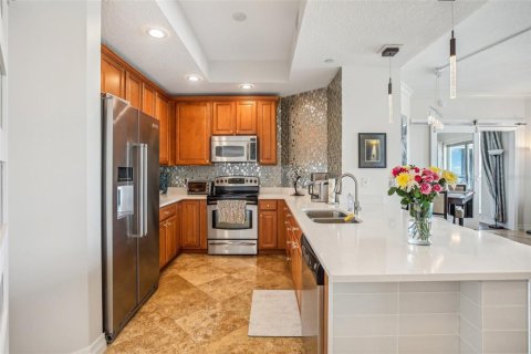 Condo in Tampa, Florida, 2 bedrooms  № 1323535 - photo 12