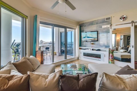 Condo in Tampa, Florida, 2 bedrooms  № 1323535 - photo 26